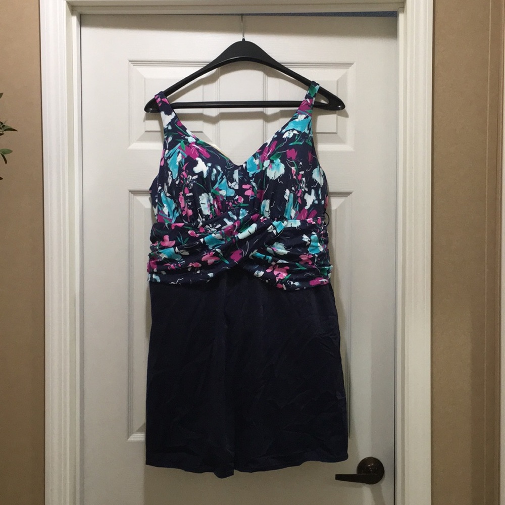 Size 22w underwire swimdress